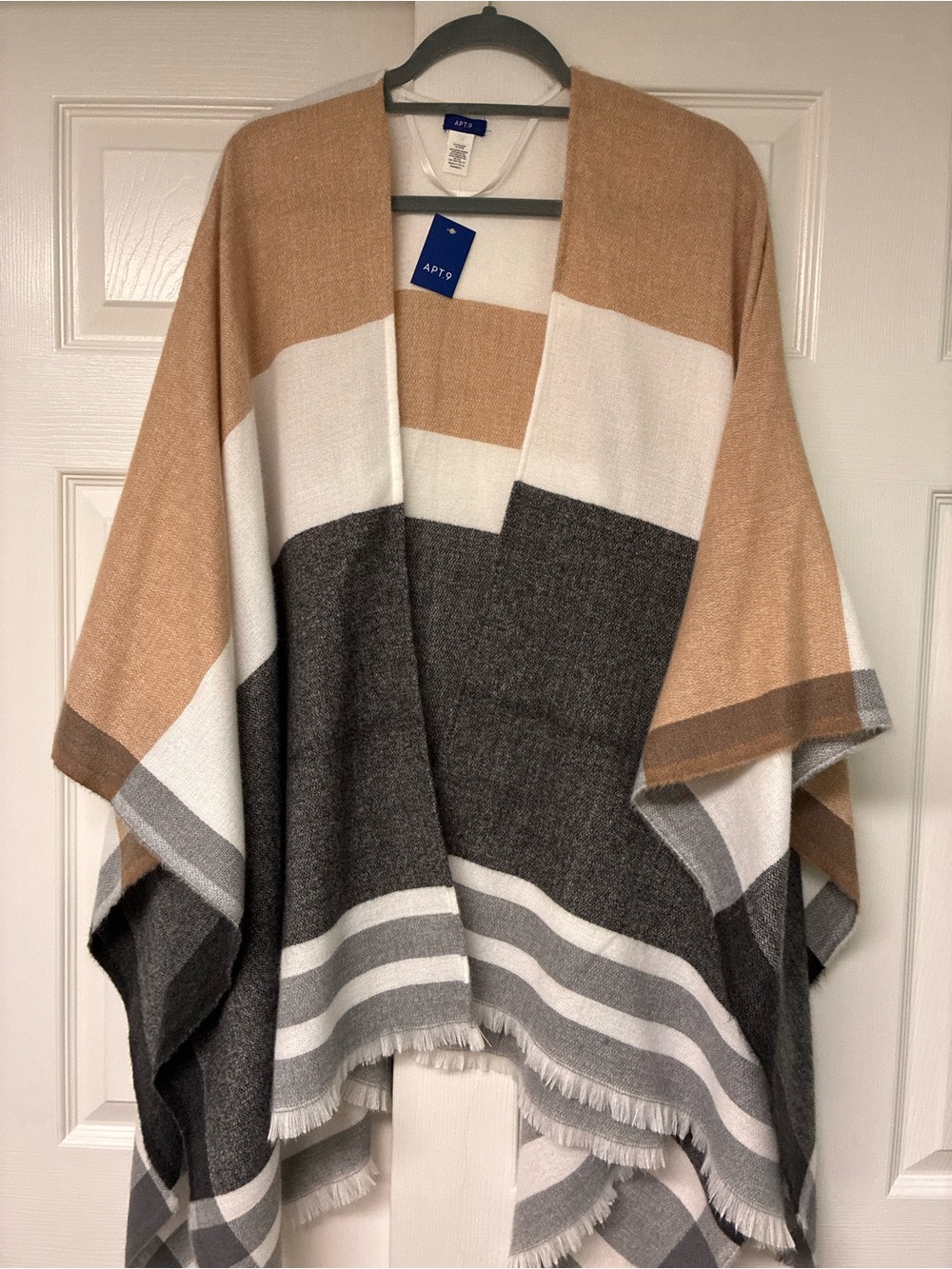 NWT APT. 9 BOHO Poncho wrap fringed shawl open front sweater.
One size.